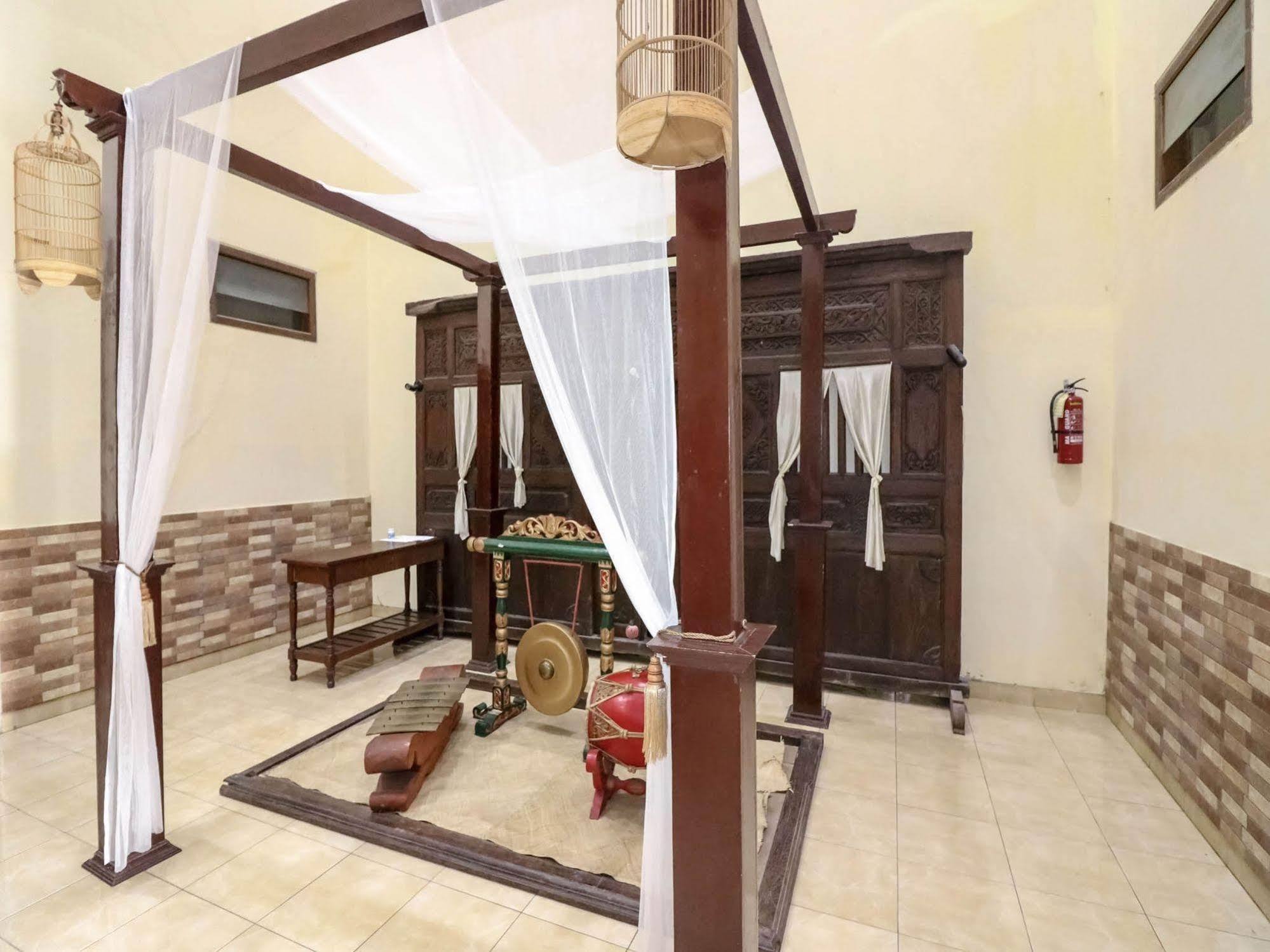 Oyo 326 Ndalem Padma Asri Residence Sleman  Exterior foto
