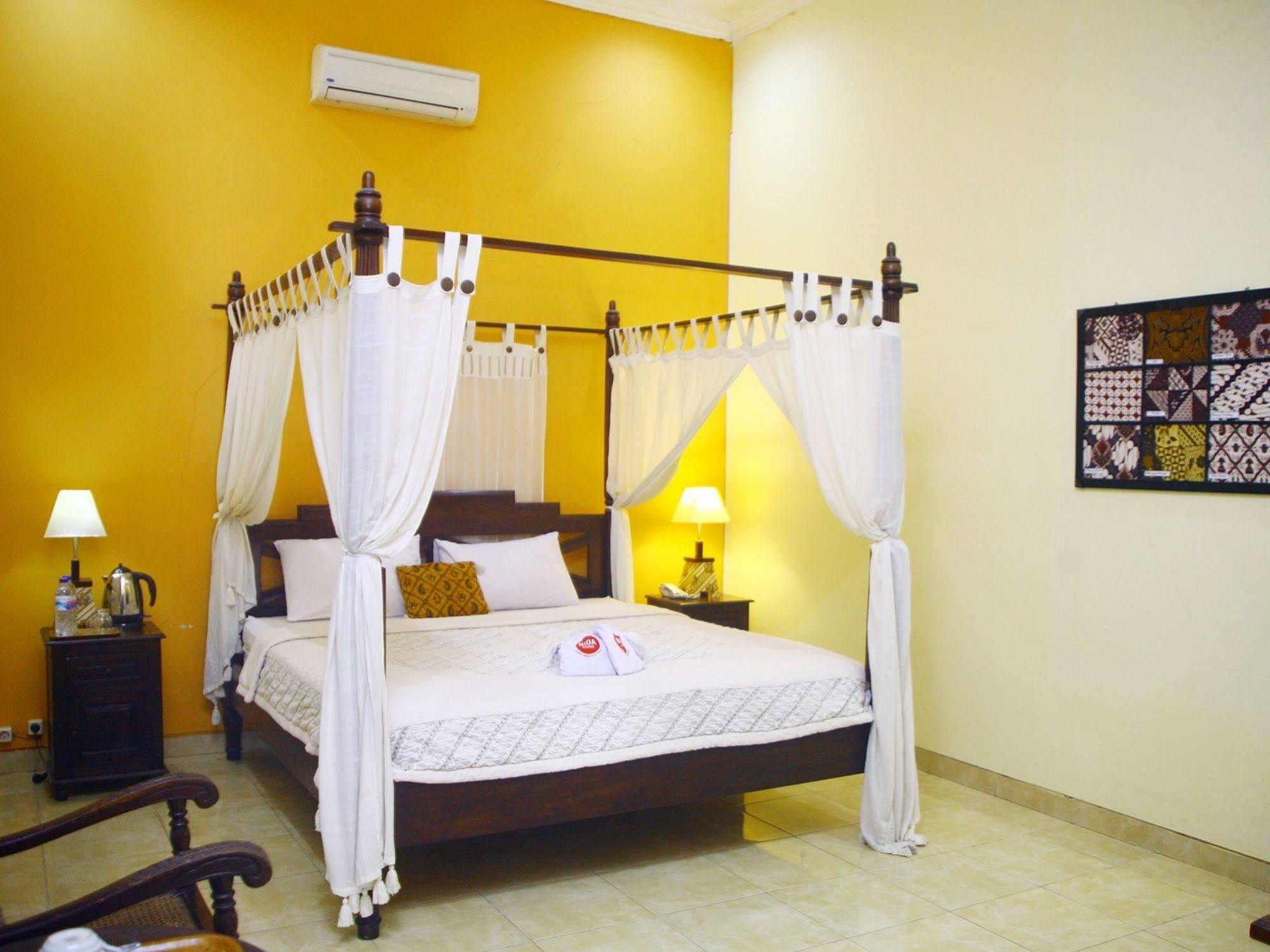 Oyo 326 Ndalem Padma Asri Residence Sleman  Exterior foto